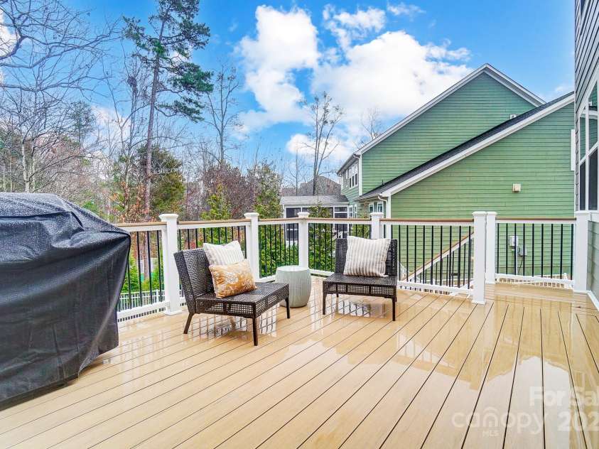 1126 Snowbird Lane, Waxhaw, NC 28173.  MLS# CAR4222147, YatesRealty ID 3767. Trex deck.
