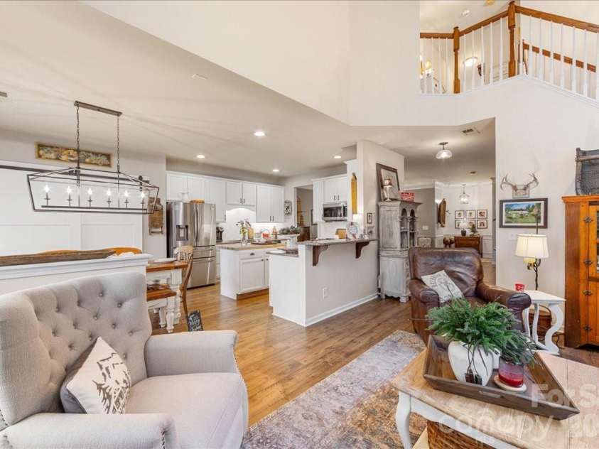718 Deerbrook Lane, Tega Cay, SC 29708.  MLS# CAR4326224, YatesRealty ID 3767. 
