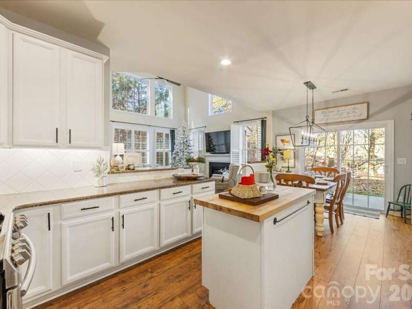718 Deerbrook Lane, Tega Cay, SC 29708.  MLS# CAR4326224, YatesRealty ID 3767. 