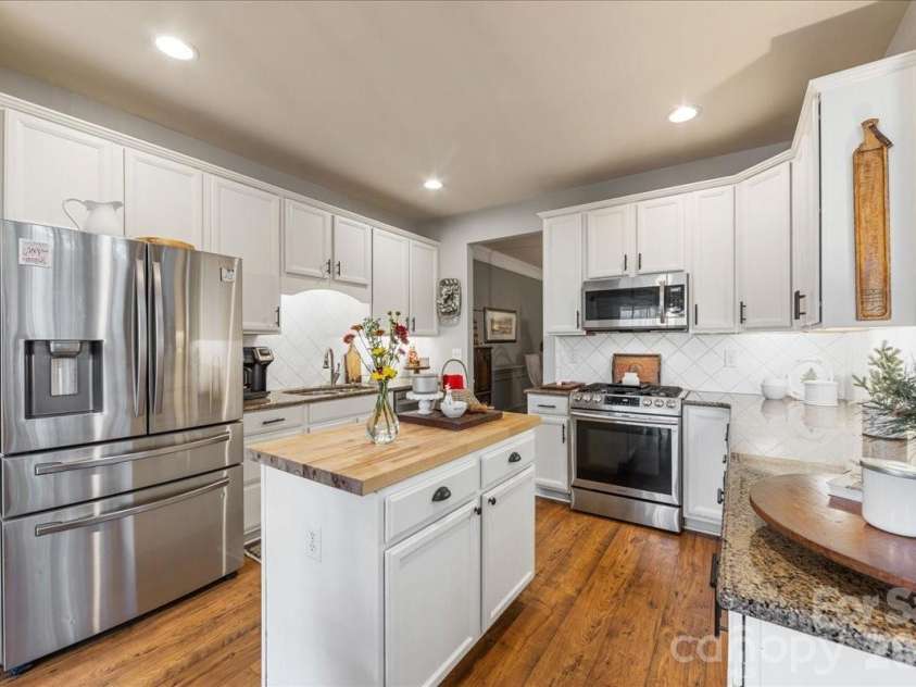 718 Deerbrook Lane, Tega Cay, SC 29708.  MLS# CAR4326224, YatesRealty ID 3767. 