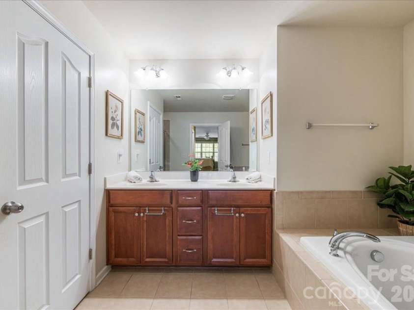 718 Deerbrook Lane, Tega Cay, SC 29708.  MLS# CAR4326224, YatesRealty ID 3767. 