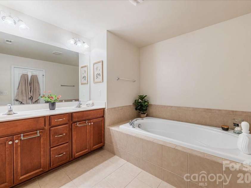 718 Deerbrook Lane, Tega Cay, SC 29708.  MLS# CAR4326224, YatesRealty ID 3767. 