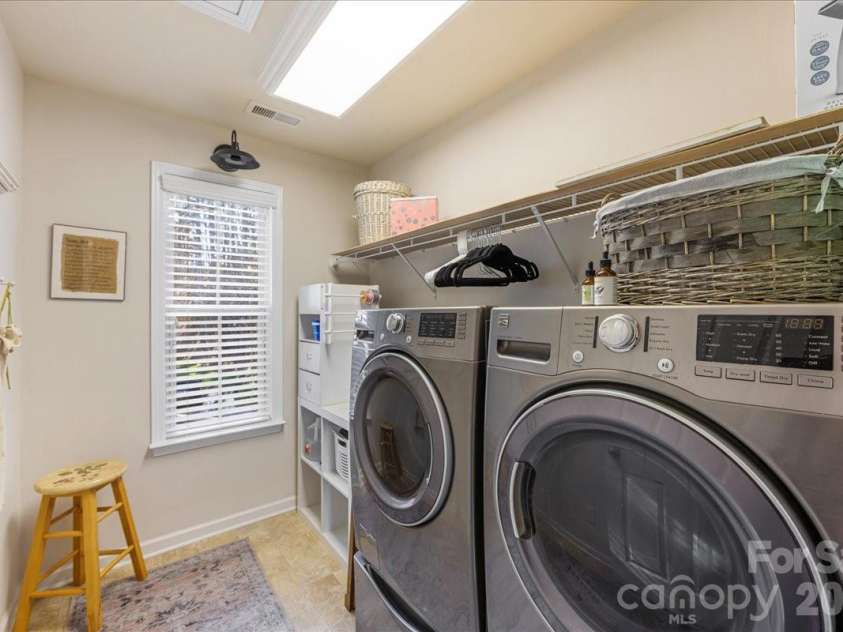 718 Deerbrook Lane, Tega Cay, SC 29708.  MLS# CAR4326224, YatesRealty ID 3767. 