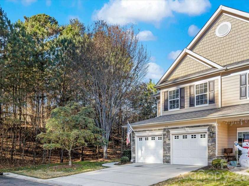 718 Deerbrook Lane, Tega Cay, SC 29708.  MLS# CAR4326224, YatesRealty ID 3767. 