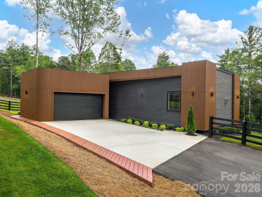 78 Manchester Way, Mills River, NC 28759.  MLS# CAR4343578, YatesRealty ID 3767. 