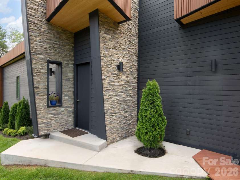 78 Manchester Way, Mills River, NC 28759.  MLS# CAR4343578, YatesRealty ID 3767. 