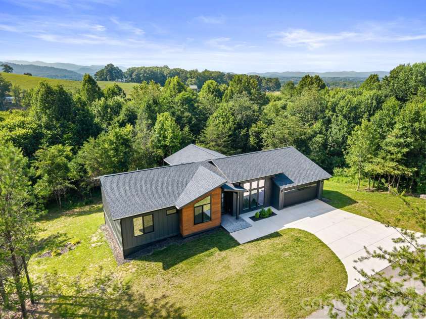 4 Tremorra Trail, Leicester, NC 28748.  MLS# CAR4399851, YatesRealty ID 37670. 