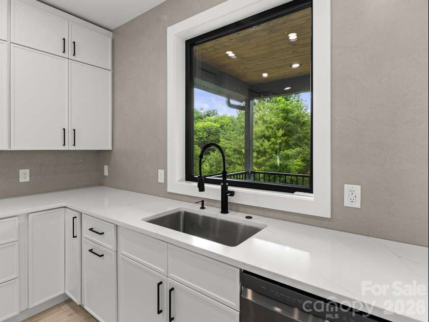 4 Tremorra Trail, Leicester, NC 28748.  MLS# CAR4399851, YatesRealty ID 37670. 