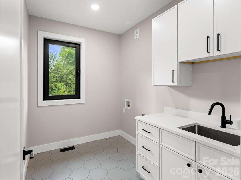 4 Tremorra Trail, Leicester, NC 28748.  MLS# CAR4399851, YatesRealty ID 37670. 