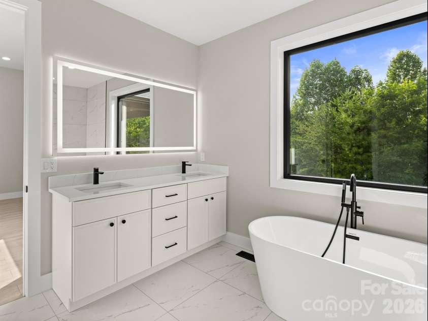 4 Tremorra Trail, Leicester, NC 28748.  MLS# CAR4399851, YatesRealty ID 37670. 