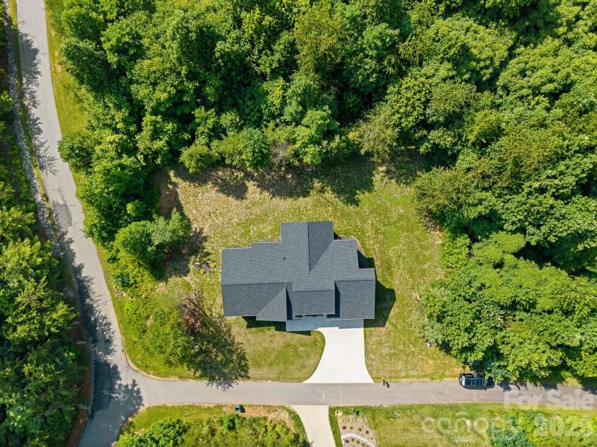4 Tremorra Trail, Leicester, NC 28748.  MLS# CAR4399851, YatesRealty ID 37670. 