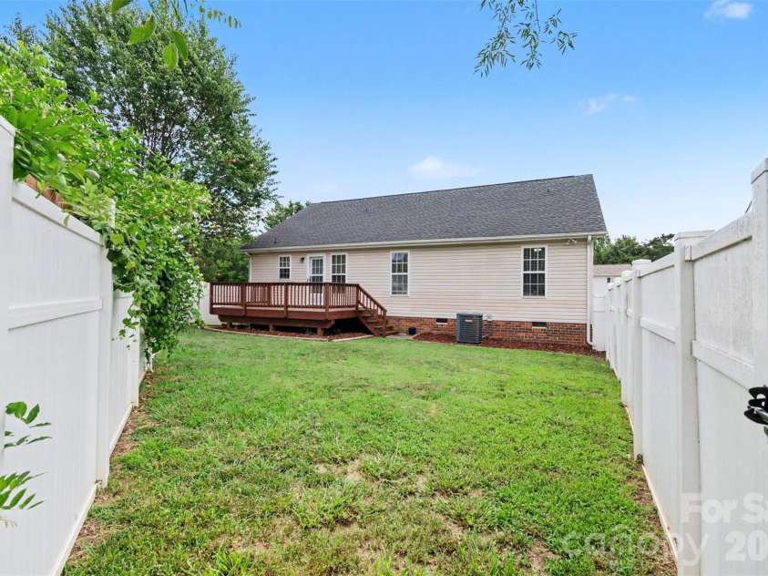 5044 Daffodil Lane, Concord, NC 28025.  MLS# CAR4400665, YatesRealty ID 37671. 