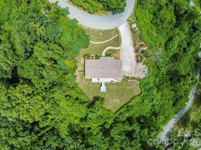 26 Crestwood Drive, Arden, NC 28704.  MLS# CAR4400337, YatesRealty ID 37672. 