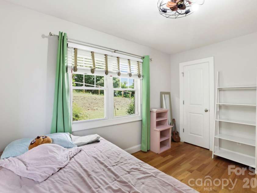26 Crestwood Drive, Arden, NC 28704.  MLS# CAR4400337, YatesRealty ID 37672. Bedroom #3