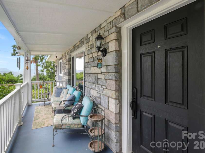 26 Crestwood Drive, Arden, NC 28704.  MLS# CAR4400337, YatesRealty ID 37672. Front Porch
