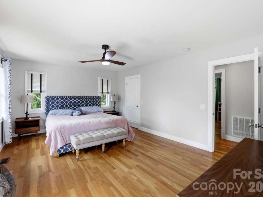 26 Crestwood Drive, Arden, NC 28704.  MLS# CAR4400337, YatesRealty ID 37672. Primary with Walkin closet