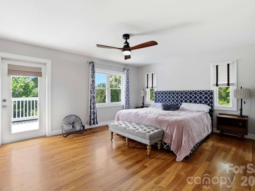 26 Crestwood Drive, Arden, NC 28704.  MLS# CAR4400337, YatesRealty ID 37672. Spacious Primary Bedroom