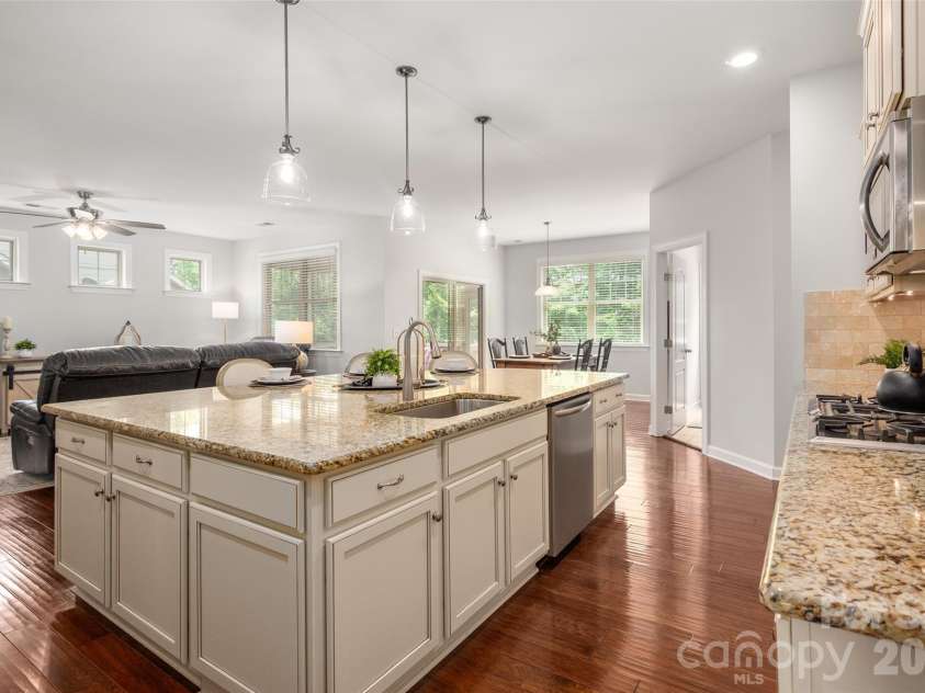 1809 Trading Path Lane, Waxhaw, NC 28173.  MLS# CAR4396687, YatesRealty ID 37673. 