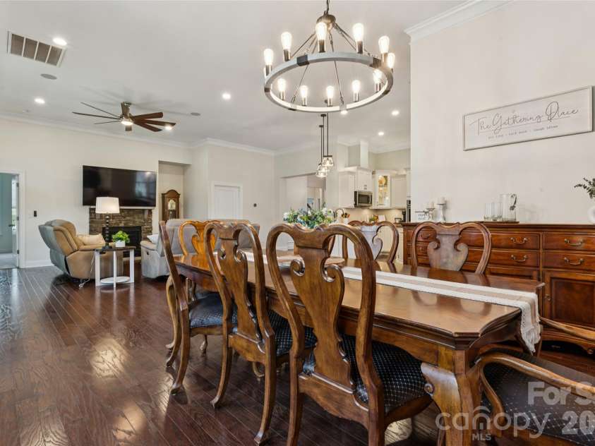 123 Tomahawk Drive, Mooresville, NC 28117.  MLS# CAR4401641, YatesRealty ID 37674. 