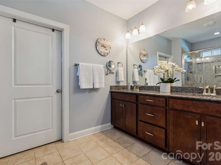 123 Tomahawk Drive, Mooresville, NC 28117.  MLS# CAR4401641, YatesRealty ID 37674. 