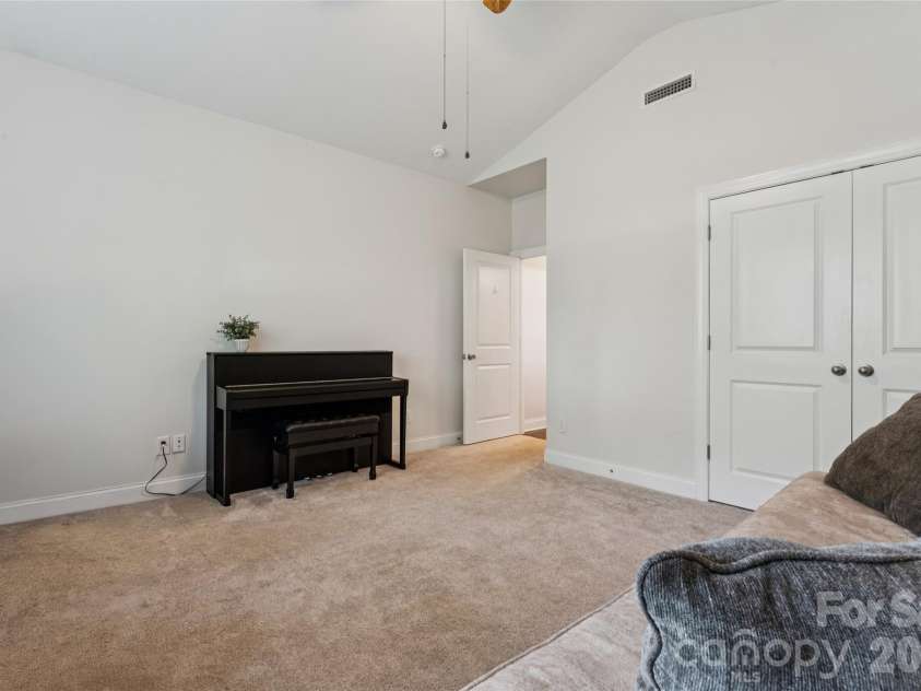 123 Tomahawk Drive, Mooresville, NC 28117.  MLS# CAR4401641, YatesRealty ID 37674. 