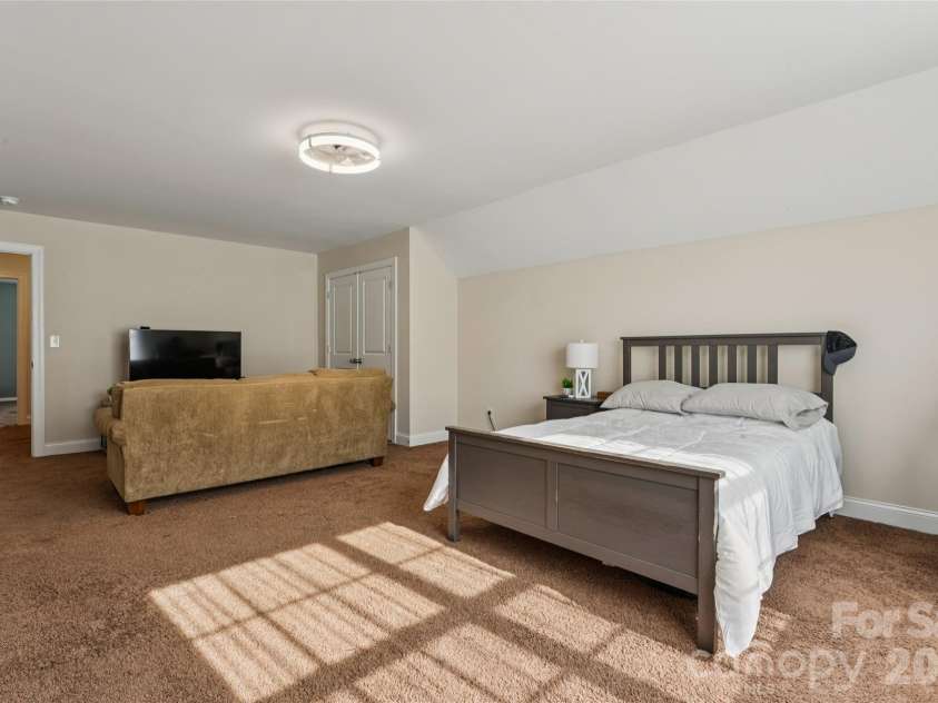 123 Tomahawk Drive, Mooresville, NC 28117.  MLS# CAR4401641, YatesRealty ID 37674. 
