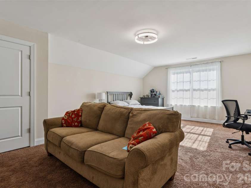 123 Tomahawk Drive, Mooresville, NC 28117.  MLS# CAR4401641, YatesRealty ID 37674. 