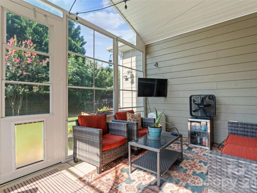 123 Tomahawk Drive, Mooresville, NC 28117.  MLS# CAR4401641, YatesRealty ID 37674. 