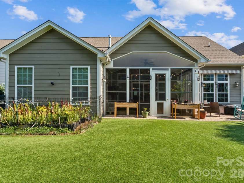 123 Tomahawk Drive, Mooresville, NC 28117.  MLS# CAR4401641, YatesRealty ID 37674. 