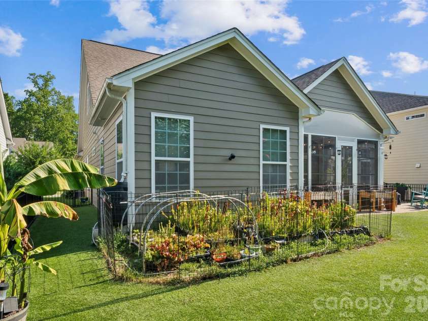 123 Tomahawk Drive, Mooresville, NC 28117.  MLS# CAR4401641, YatesRealty ID 37674. 