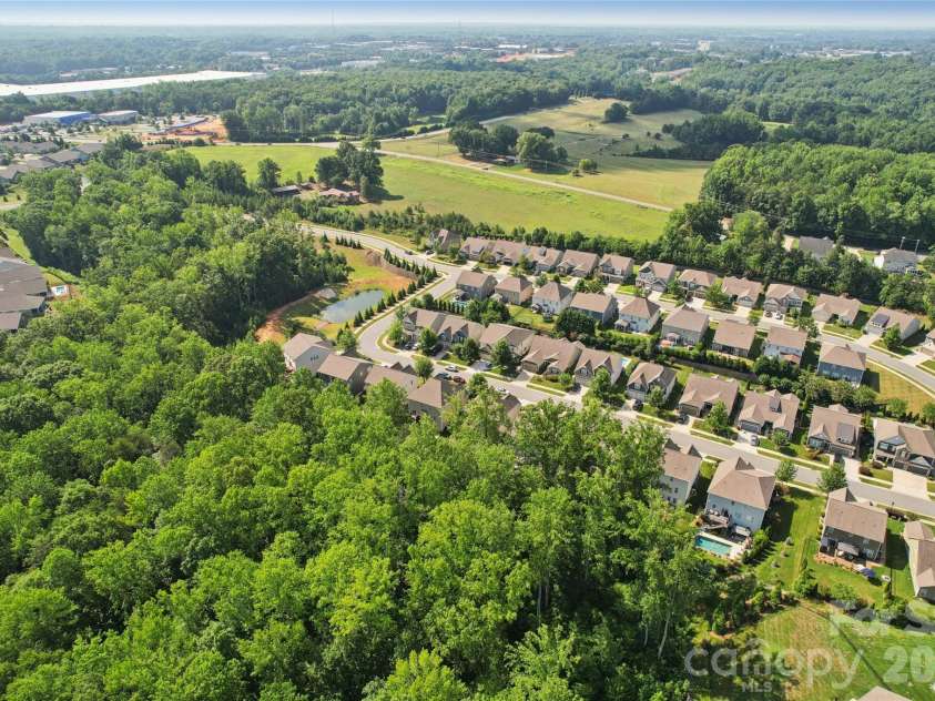 123 Tomahawk Drive, Mooresville, NC 28117.  MLS# CAR4401641, YatesRealty ID 37674. 