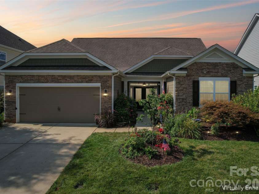 123 Tomahawk Drive, Mooresville, NC 28117.  MLS# CAR4401641, YatesRealty ID 37674. 