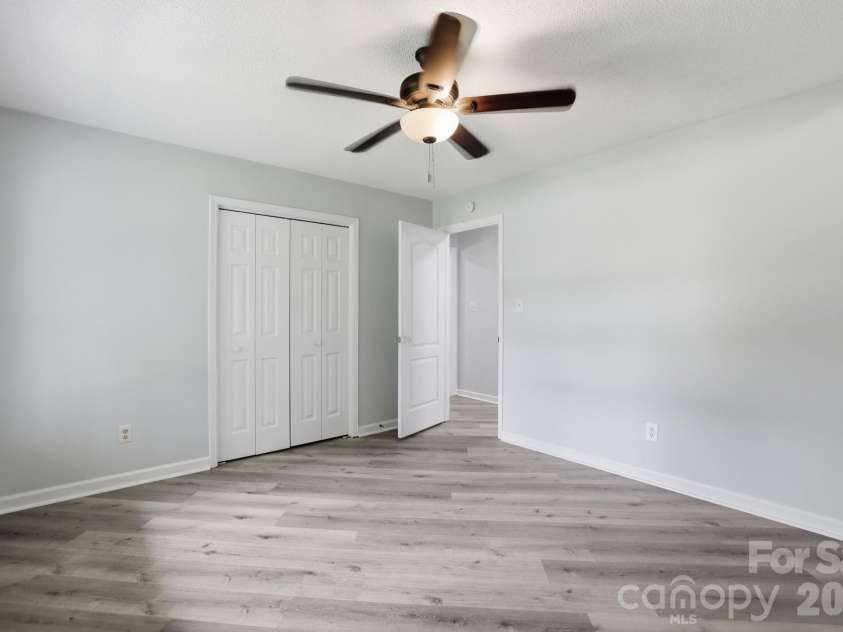 1801 Bridgewood Drive, Lancaster, SC 29720.  MLS# CAR4401979, YatesRealty ID 37676. 