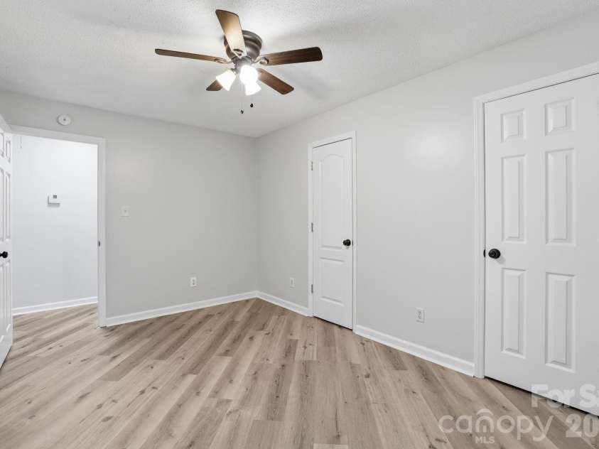 1801 Bridgewood Drive, Lancaster, SC 29720.  MLS# CAR4401979, YatesRealty ID 37676. 
