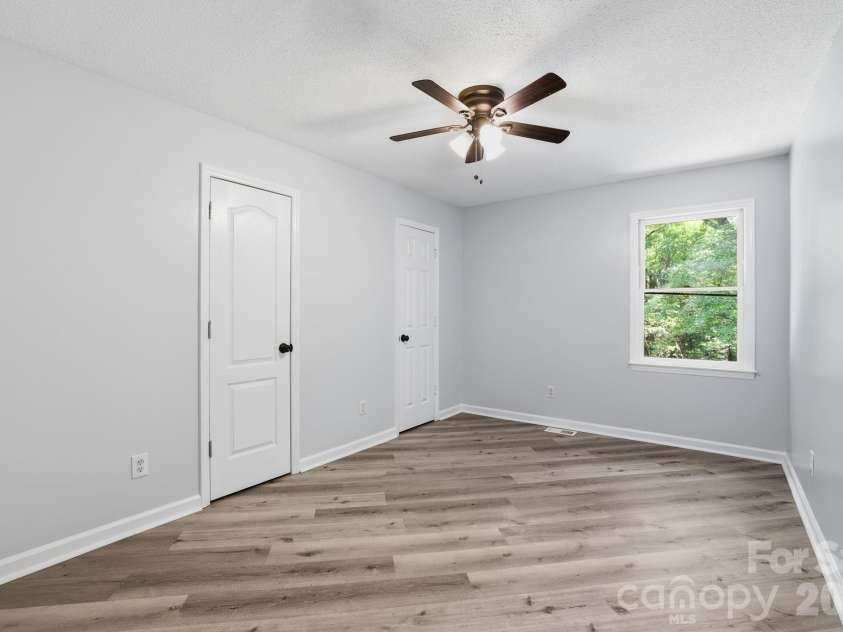 1801 Bridgewood Drive, Lancaster, SC 29720.  MLS# CAR4401979, YatesRealty ID 37676. 