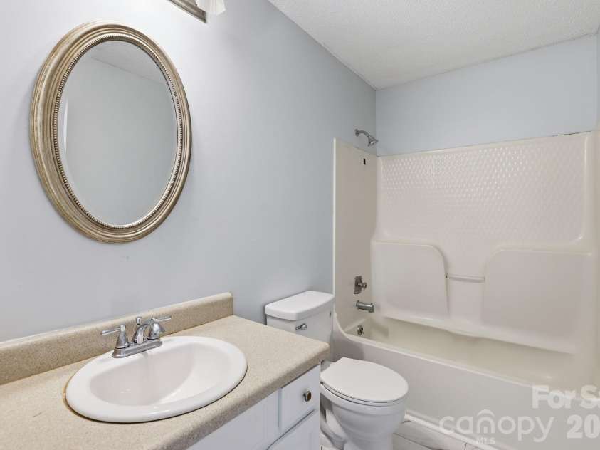 1801 Bridgewood Drive, Lancaster, SC 29720.  MLS# CAR4401979, YatesRealty ID 37676. 