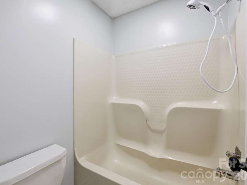 1801 Bridgewood Drive, Lancaster, SC 29720.  MLS# CAR4401979, YatesRealty ID 37676. 