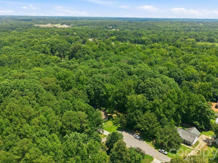 1801 Bridgewood Drive, Lancaster, SC 29720.  MLS# CAR4401979, YatesRealty ID 37676. 