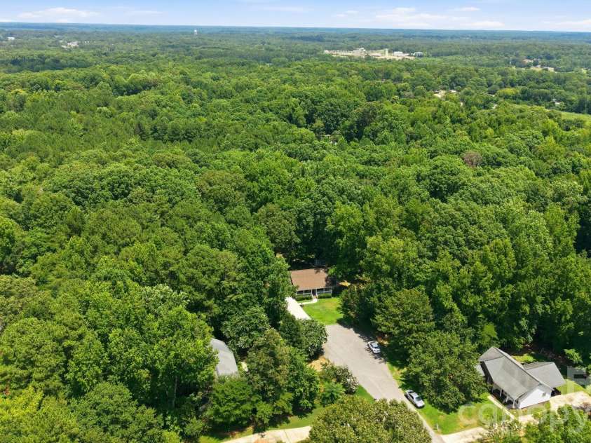 1801 Bridgewood Drive, Lancaster, SC 29720.  MLS# CAR4401979, YatesRealty ID 37676. 