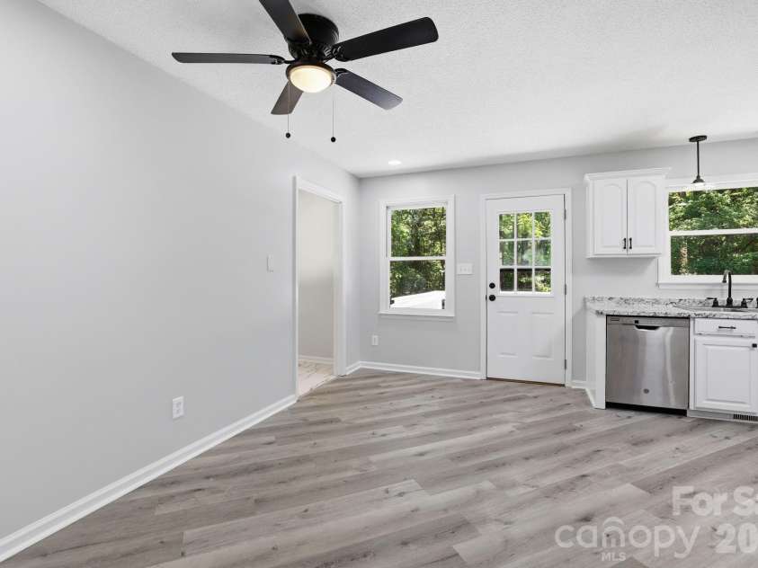 1801 Bridgewood Drive, Lancaster, SC 29720.  MLS# CAR4401979, YatesRealty ID 37676. Dining Area