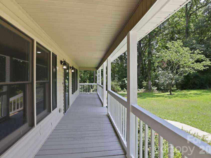 1801 Bridgewood Drive, Lancaster, SC 29720.  MLS# CAR4401979, YatesRealty ID 37676. Front Porch