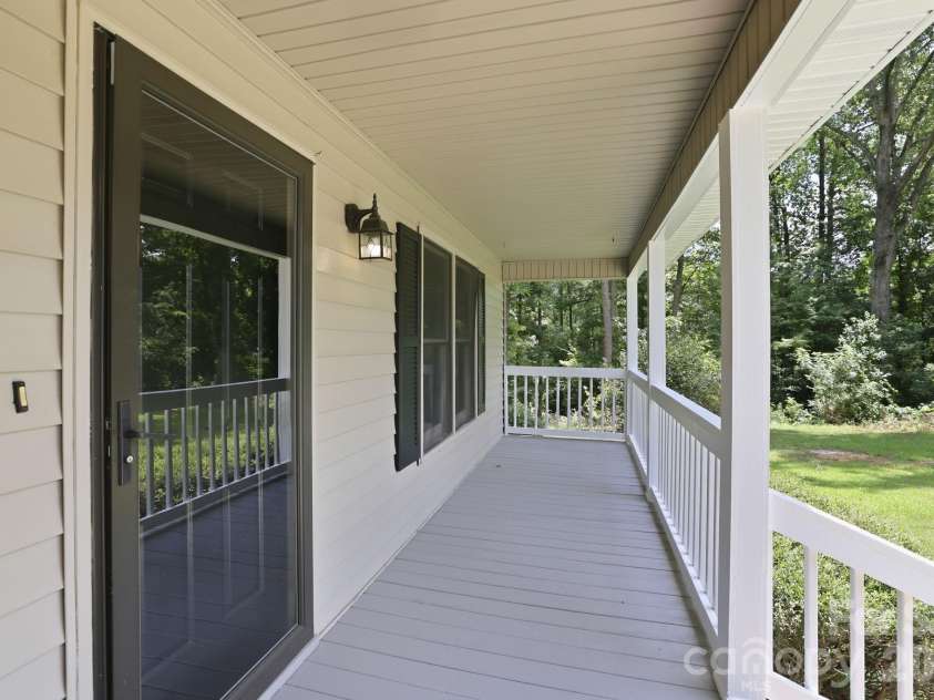 1801 Bridgewood Drive, Lancaster, SC 29720.  MLS# CAR4401979, YatesRealty ID 37676. Front Porch