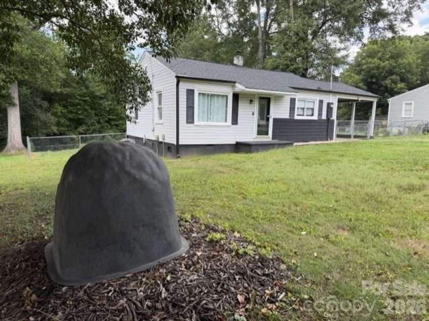 648 Summerow Road, Stanley, NC 28164.  MLS# CAR4402573, YatesRealty ID 37677. 