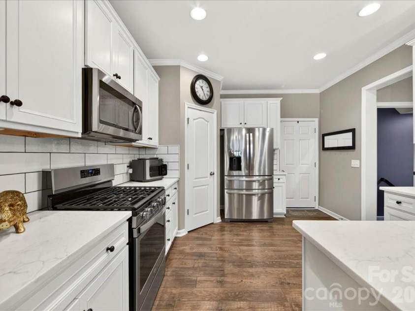 3093 Hartson Pointe Drive, Fort Mill, SC 29707.  MLS# CAR4402189, YatesRealty ID 37679. 