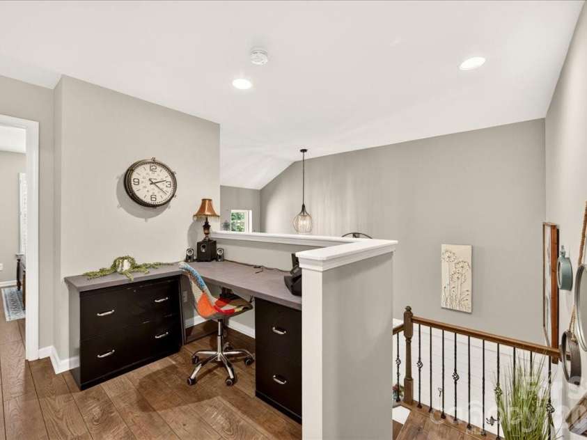 3093 Hartson Pointe Drive, Fort Mill, SC 29707.  MLS# CAR4402189, YatesRealty ID 37679. Landing on second floor great nook for office