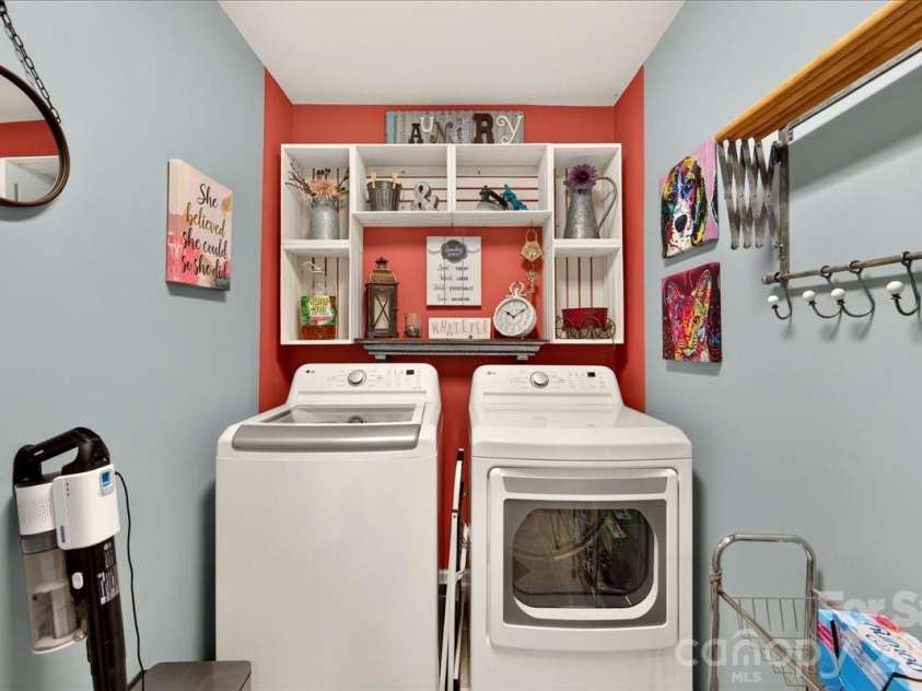 3093 Hartson Pointe Drive, Fort Mill, SC 29707.  MLS# CAR4402189, YatesRealty ID 37679. Laundry room second level