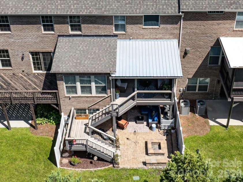 3093 Hartson Pointe Drive, Fort Mill, SC 29707.  MLS# CAR4402189, YatesRealty ID 37679. Tiered decking with landing covered porch with private covered deck
