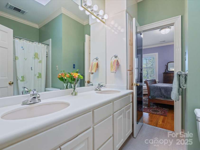 3600 Castellaine Drive, Charlotte, NC 28226.  MLS# CAR4240669, YatesRealty ID 3768. 