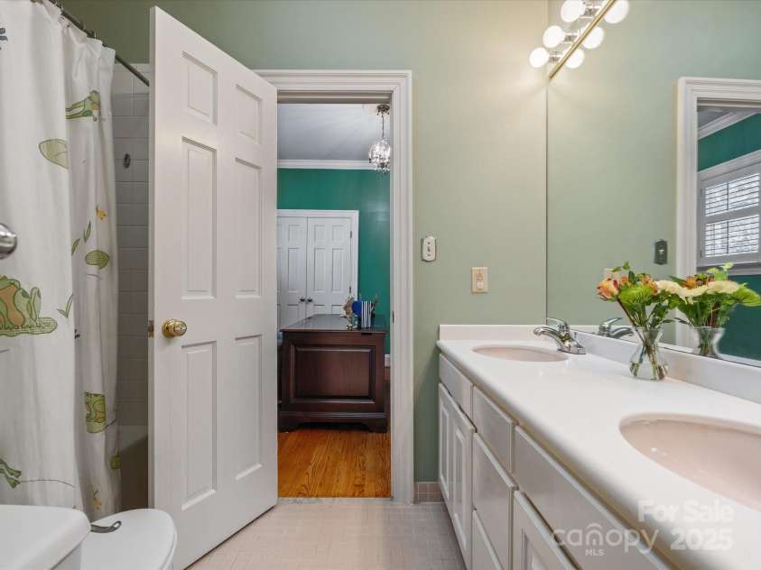 3600 Castellaine Drive, Charlotte, NC 28226.  MLS# CAR4240669, YatesRealty ID 3768. 