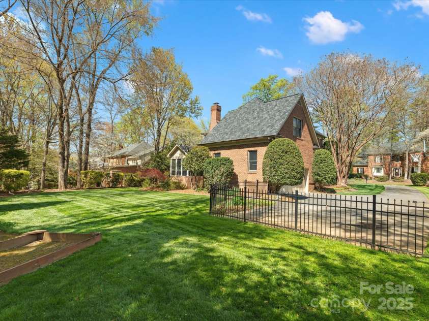 3600 Castellaine Drive, Charlotte, NC 28226.  MLS# CAR4240669, YatesRealty ID 3768. 